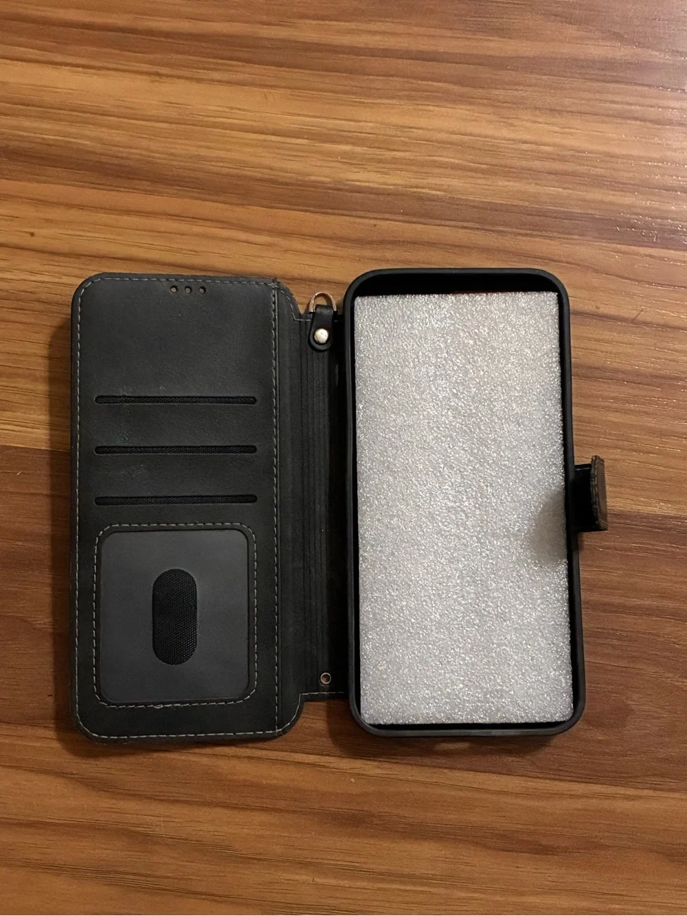 Classic Black Flip Wallet Phone Case - Sleek Protective Cover